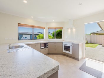 Act quick, move fast and be in by Christmas!