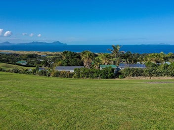 Spectacular Coastal Views, No Covenants