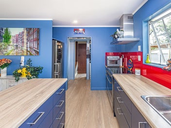 Paddocks, Triple Garage and 4 Bedrooms!