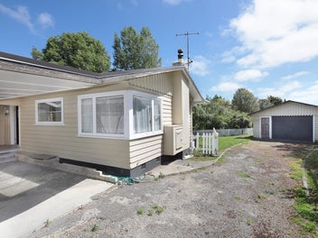 Opportunities Galore life style close to Town