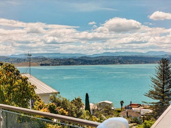 Seaview Tranquility Meets 5-Star Family Freedom