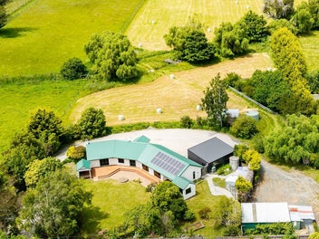 Beautiful farmlet in such a popular area