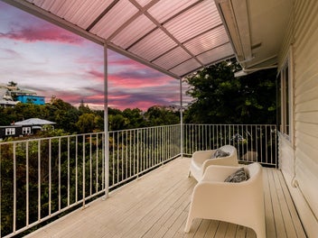 Sunny, Modern & Parking | Motivated Vendors