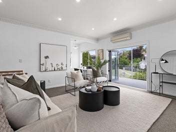 Sunny, Modern & Parking | Motivated Vendors