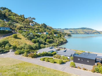 Prime coastal section in Black Rock