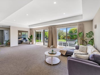 Feel-Good Family Living on a Favourite Street