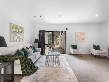 FREEHOLD & NO BODY CORPORATE FEE!