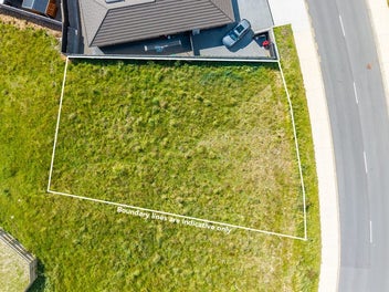 Your Slice of Serenity Awaits in Manu Park