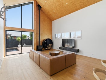 Big, Bold & Beautiful