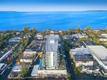 SKY HIGH LIVING IN OREWA