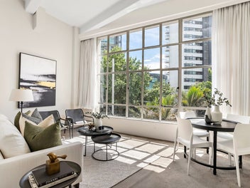 New York Style Character - FREEHOLD