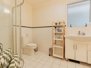 Secluded Lifestyle Just Minutes from Town