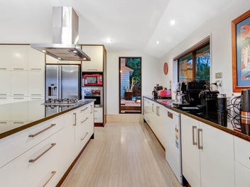 Spacious & Elevated, Family Home with Views