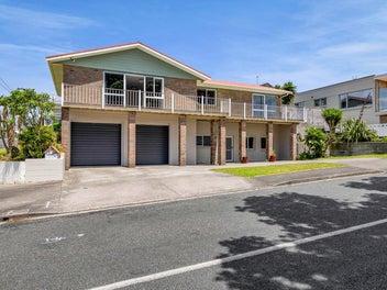 LIVE-WORK-PLAY BESIDE THE SEASIDE