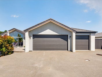 Elite Living on the Golf Course