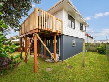 Sunny, Low-Maintenance Living