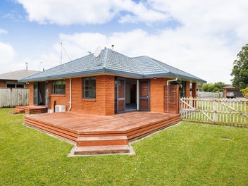 Brick beauty in Kelvin Grove!