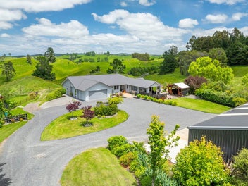 Beautiful Home, Big Shed, Brilliant Location!