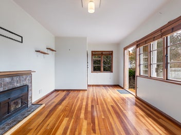 Ex-State and Great! First Home Special!