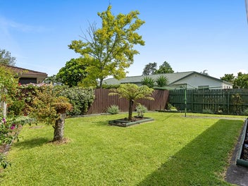 Sun-drenched Canvas in EXCELLENT Location