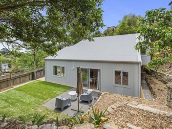 TRANQUIL LIVING WITH CONTEMPORARY FEEL