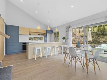 VERSATILE LIVING WITH CONTEMPORARY FEEL