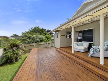 THE CUTEST CHRISTMAS CRACKER!