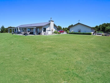 Spectacular views and private lifestyle living