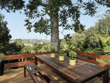 Exclusive Lifestyle Villa in Dairy Flat!