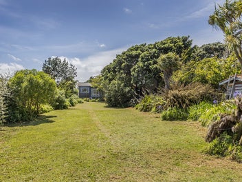 SUNNY SITE WITH SERIOUS POTENTIAL