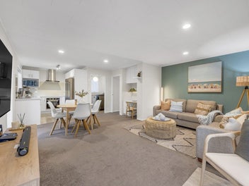 Owners on the Move! Must be Sold!