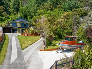 OLD COACH ROAD OPPORTUNITY AWAITS (Under Contract)