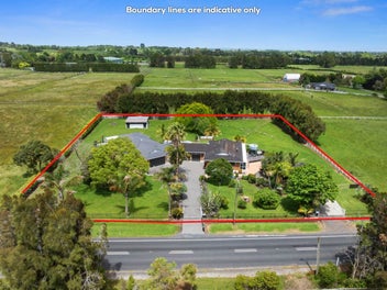 MULTI- GENERATIONAL LIVING IN MULLINS RD!