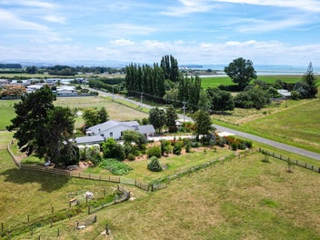 Character Lifestyle Haven in Clive