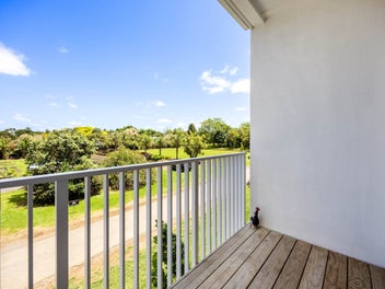 LIVE LIKE YOU’RE ON HOLIDAY. $839,000