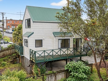 Short Call AUCTION! Bargain Of All Bargains