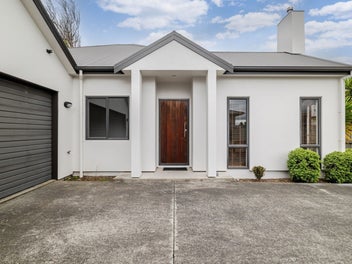 EASY HOKOWHITU LIVING WITH MORE!