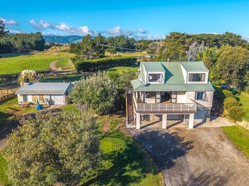 DREAM LIFESTYLE BY THE BEACH