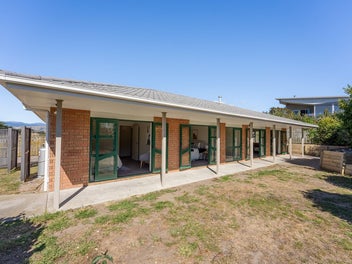 FAMILY SIZED BEACH HAVEN