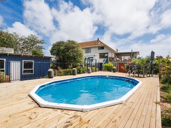 Mega splash, mega space!