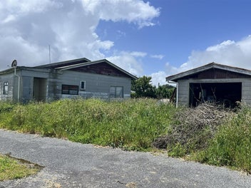 CORNER SECTION, AWAITING NEW BUILD