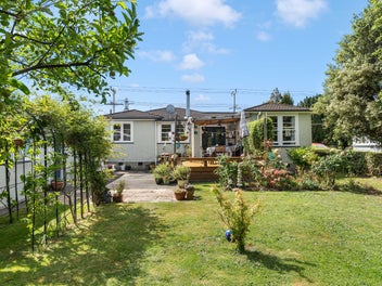 MUST SELL - VENDOR COMMITTED ELSEWHERE!