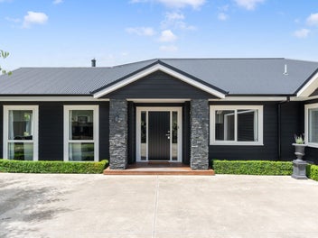 The Black & White House