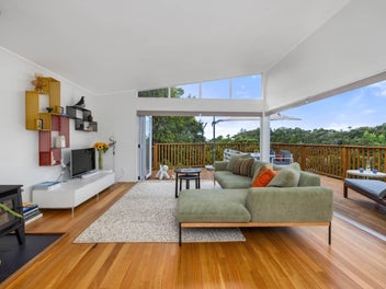 Designer Living & Coastal Views