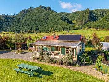 OFF-GRID SELF SUFFICIENT DREAM!