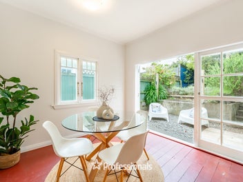 YOUR MOMENT FOR SEASIDE LIVING