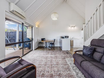 Private, Secure & Perfectly Positioned in Takanini