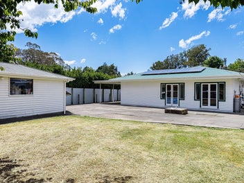 Space, Potential and Prime Frimley Location