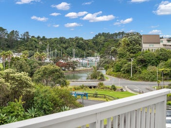 Views, sunshine and coastal ease