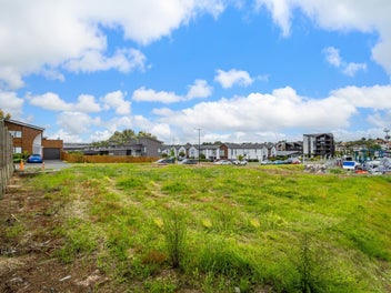 Build your dream in the heart of Pine Harbour